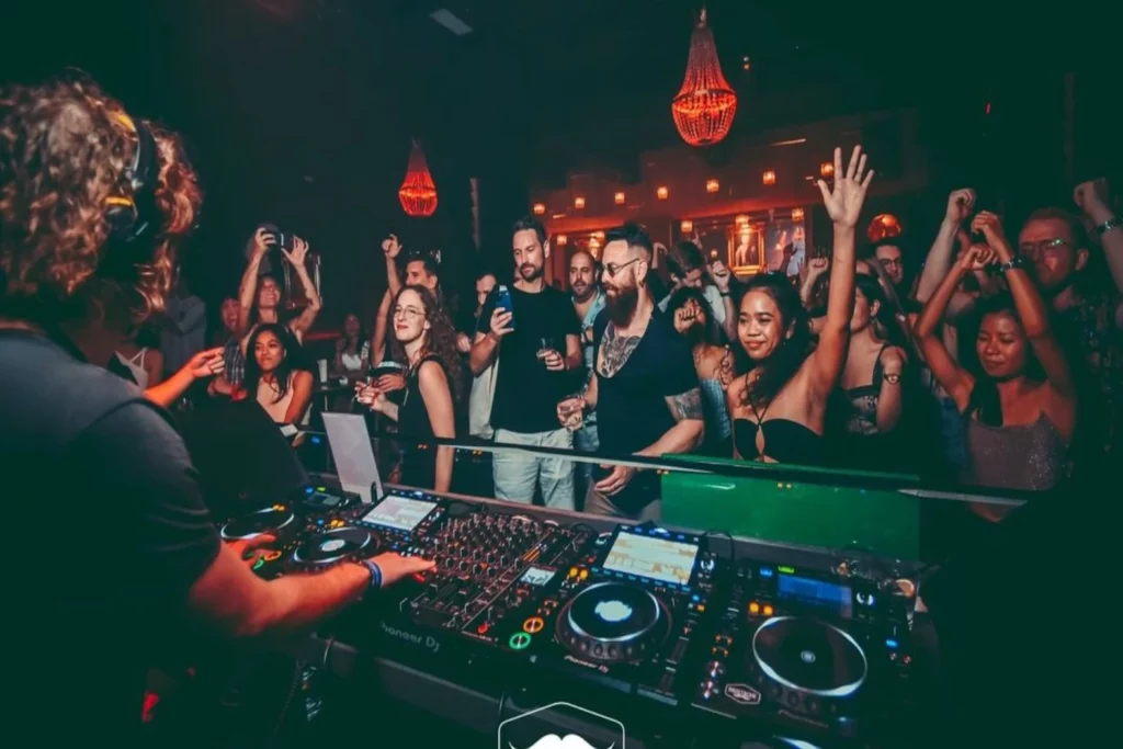 picture of people dancing at mustache nightclub in Bangkok