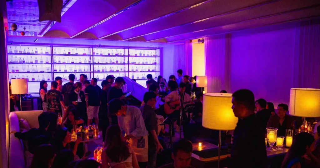 picture of the interior of tic tac toe night club in Bangkok